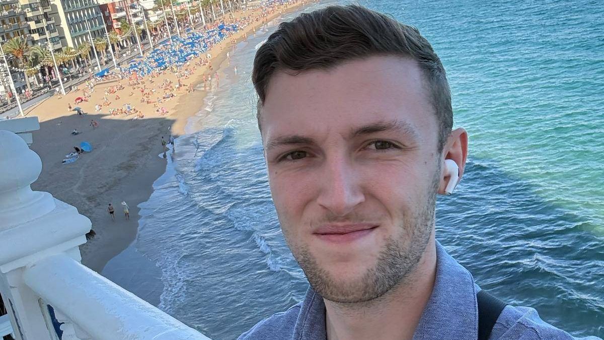 2 VIDEO Brit in Benidorm reveals tourists can be fined for building SANDCASTLES on the beach.jpg
